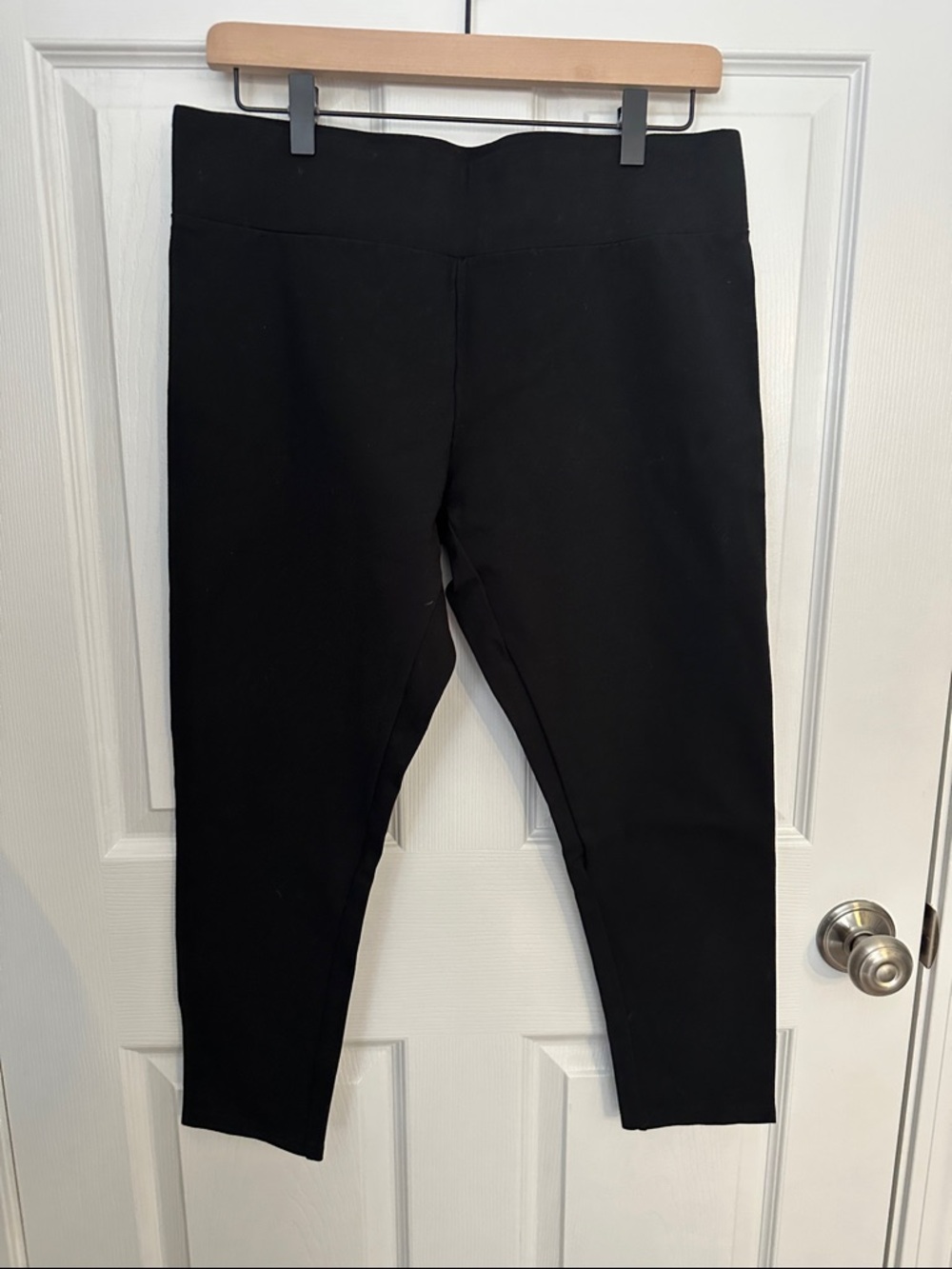 LOFT Black Ponte Leggings